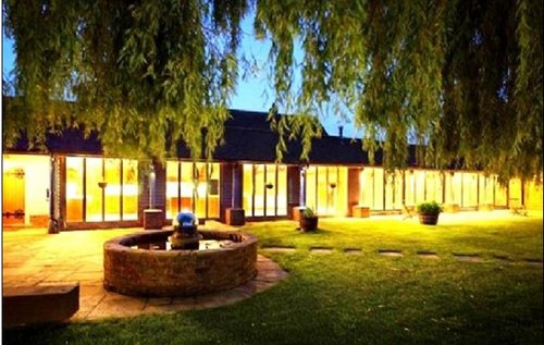 皮特朱莉豪宅內部曝光 造價千萬堪比大型會所